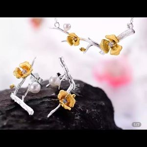 Sterling silver earrings and pendant set